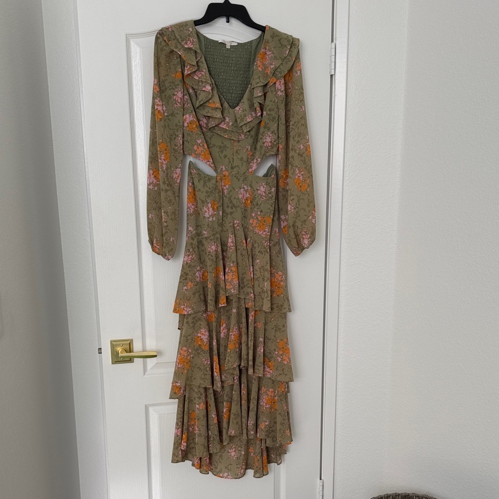 Floral feminine ruffle Long Sleeve Dress on trend! Green, pink, orange